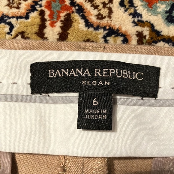 Size 6 Banana Sloan pants. - Picture 9 of 12